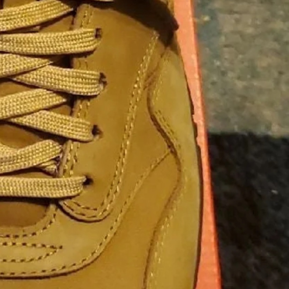 Nike Air Max 1 flax sz 12 vnds only worn once and tried on